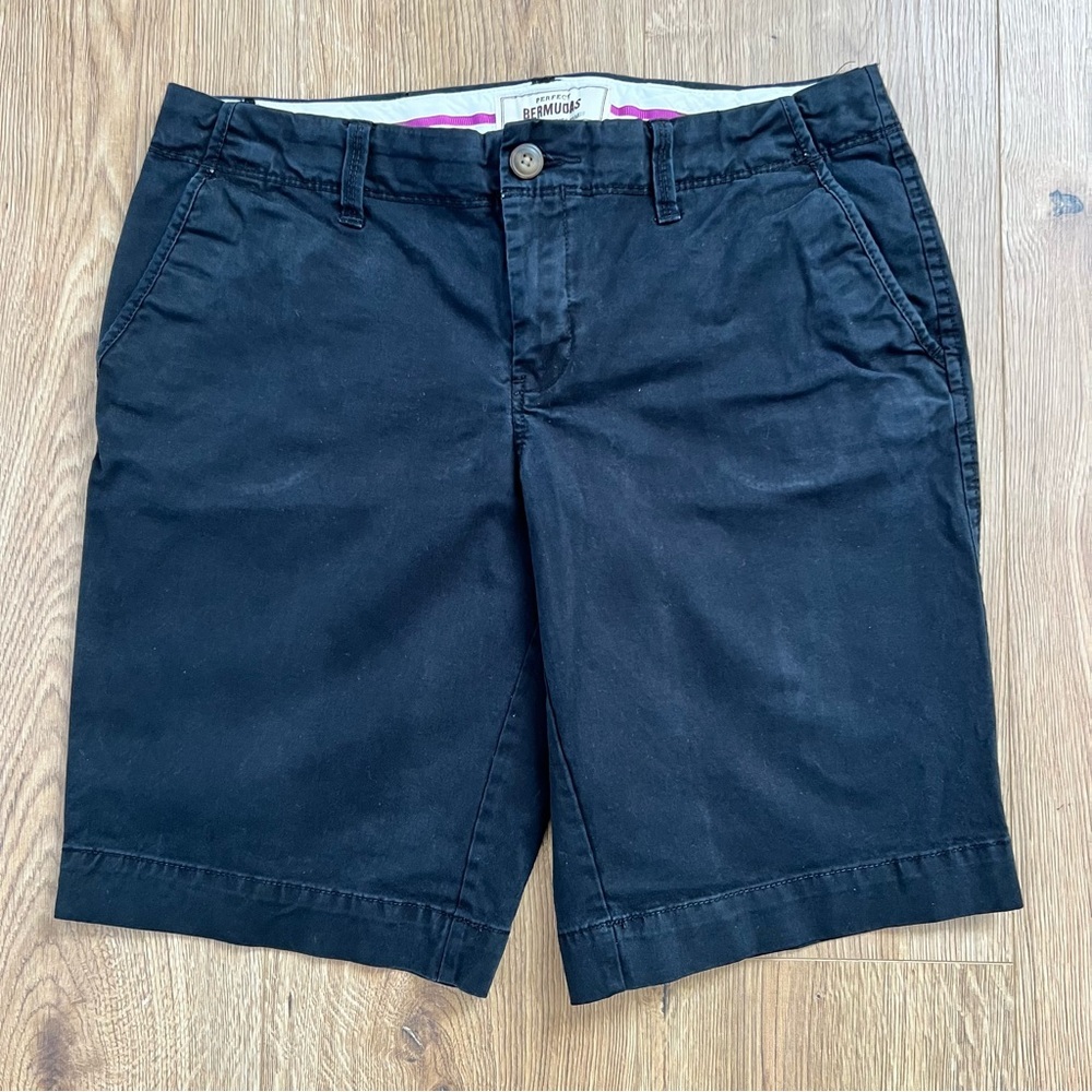 Old Navy Black Bermuda Shorts size 8